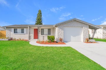 3048 SALISBURY DR HOLIDAY, FL 34691